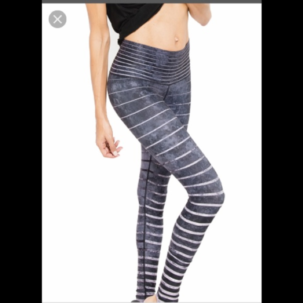 Niyama Sol Slate Stripe barefoot leggings
